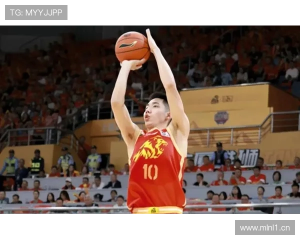 [CBA]琼斯投篮被封盖 朱俊龙反击上篮打成2+1.