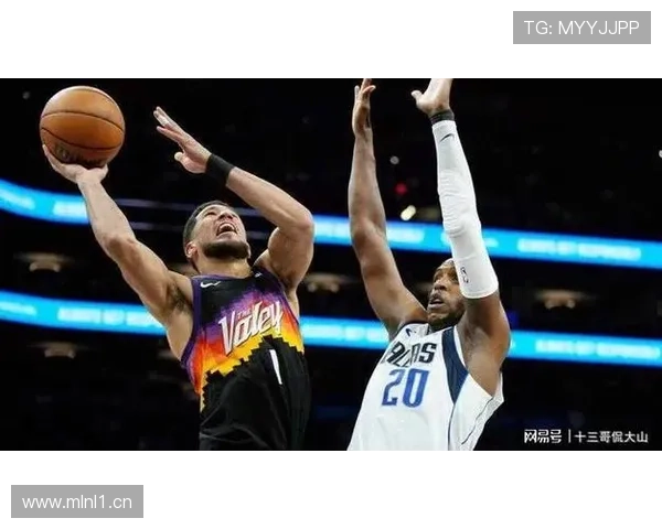 布克爆发37分太阳横扫独行侠